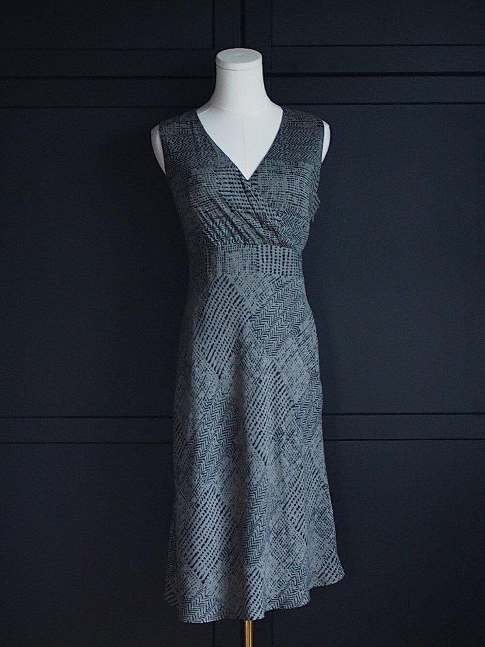 Mexx | Y2K Vintage, Early 2000s, Sleeveless V-neck Midi Dress